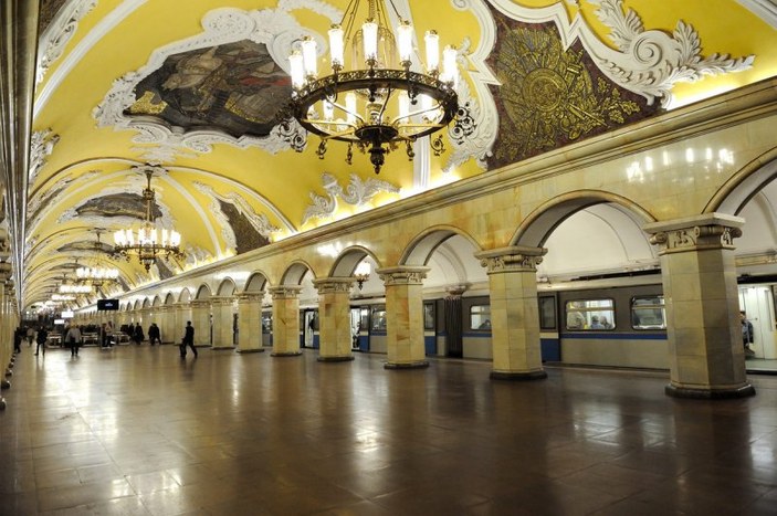 Mimarisiyle dikkat çeken Moskova metro durakları