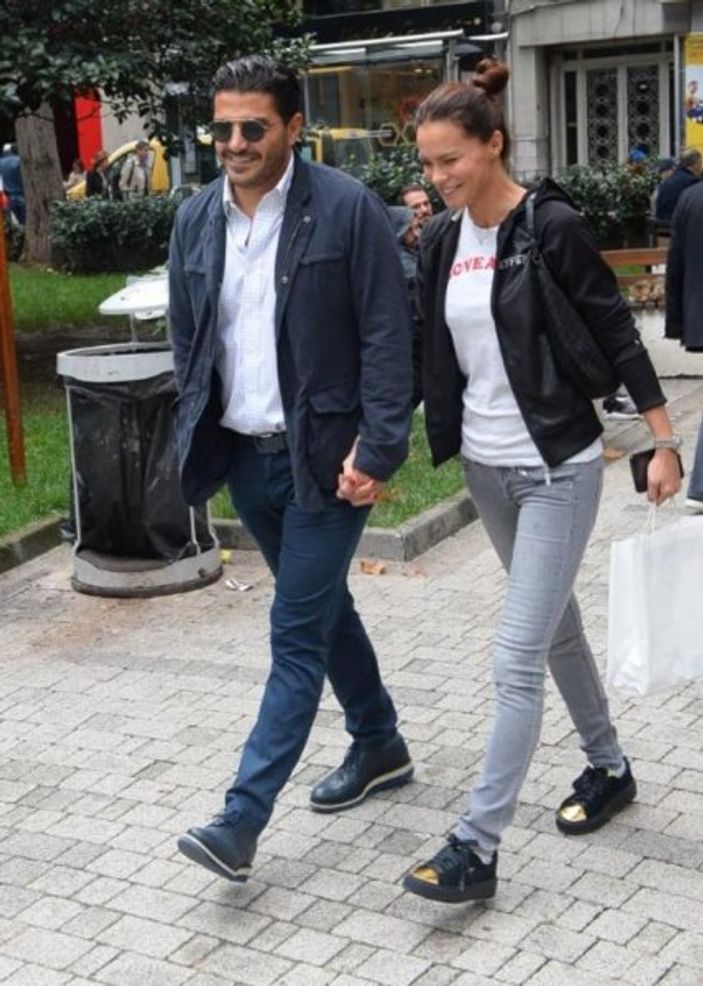 Ebru Şallı gelinlik giymeye hazırlanıyor