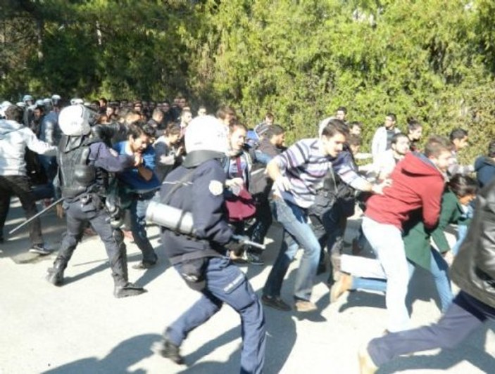 Eskişehir'de üniversite öğrencilere polis müdahalesi