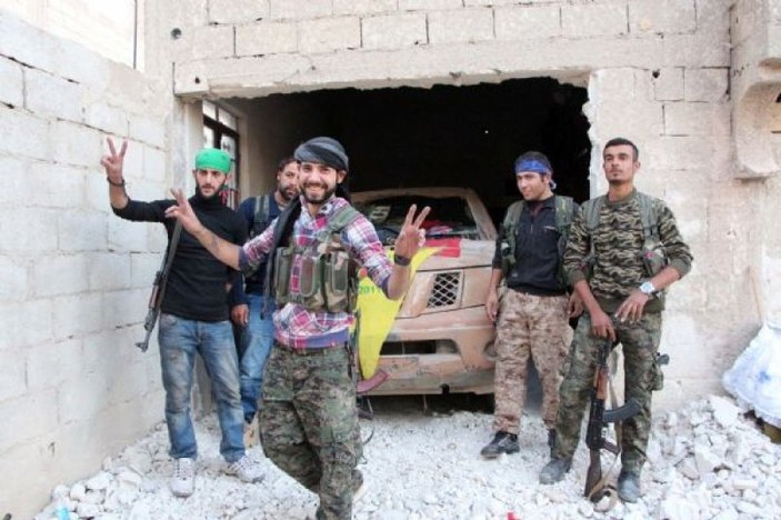Kobani'deki savaşın yıkımları görüntülendi 