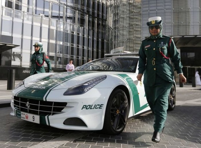 Dubai polisinin ultra lüks araç filosu