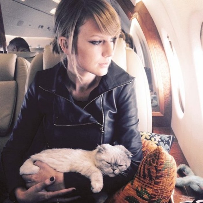 Instagram'ın yeni kraliçesi Taylor Swift oldu
