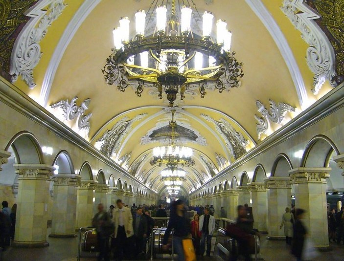 Mimarisiyle dikkat çeken Moskova metro durakları