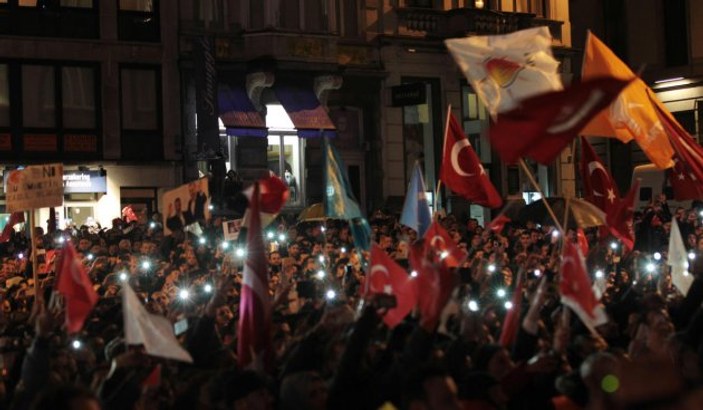 Gurbetçiler Başbakan Erdoğan'ı Brüksel'de karşıladı