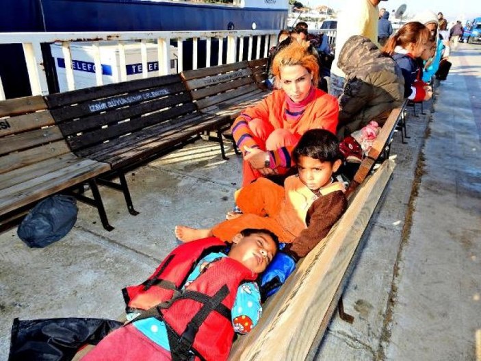 İzmir'de sahil güvenlik, 154 kaçağı kurtardı