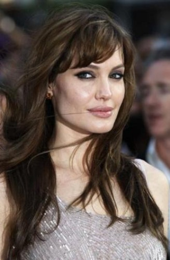 Angelina Jolie Londra galasına katıldı