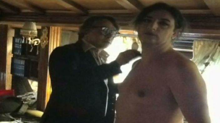 Çelik'in fotoğrafları internete düştü