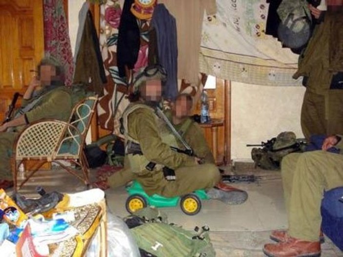 İsrail askerlerinin yeni rezaleti