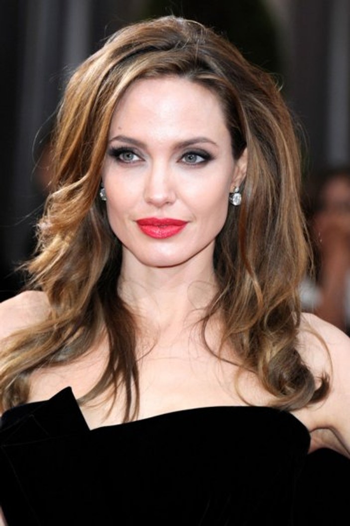  Angelina Jolie'nin kayıp fotoğrafları