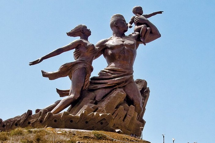 Tartışma yaratan heykel: Afrika Rönesans Anıtı