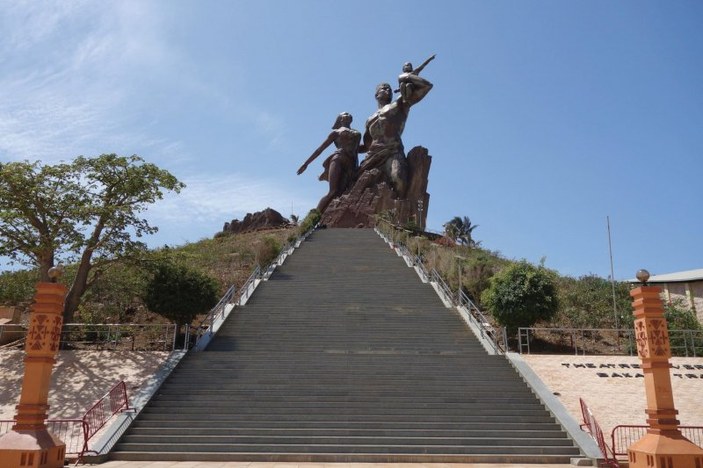 Tartışma yaratan heykel: Afrika Rönesans Anıtı