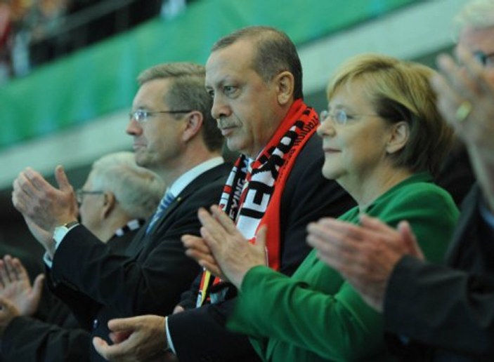 Almanya - Türkiye maçından nefes kesen kareler