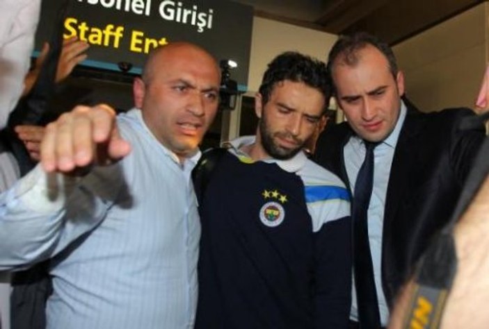 Fenerbahçe'ye havalimanında coşkulu karşılama