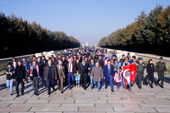 Trabzonsporlular Anıtkabir'i ziyaret etti