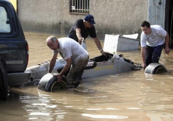 Yağışlar Fransa'da felakete yol açtı