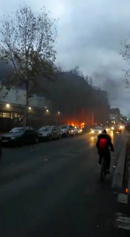 Fransa'da bir meslek okulu yağmalandı