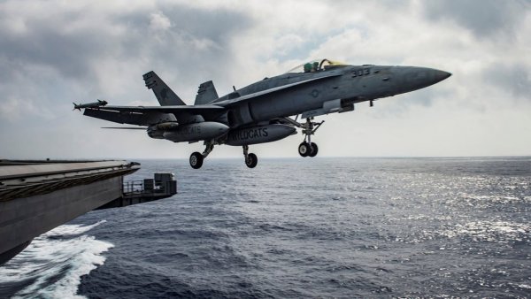 ABD uçaklarıyla Rusya'ya gözdağı verdi