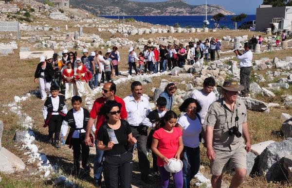 d Knidos Antik Kenti ziyaretçi akınına uğradı