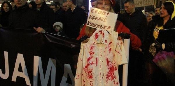 d Arnavutluk'ta öğrencilerden 'harç' protestosu