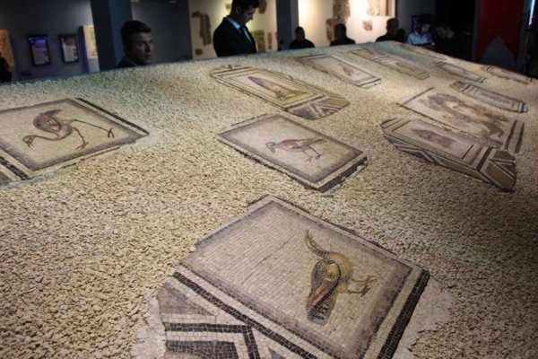 Çingene Kızı mozaiğine ziyaretçi akını