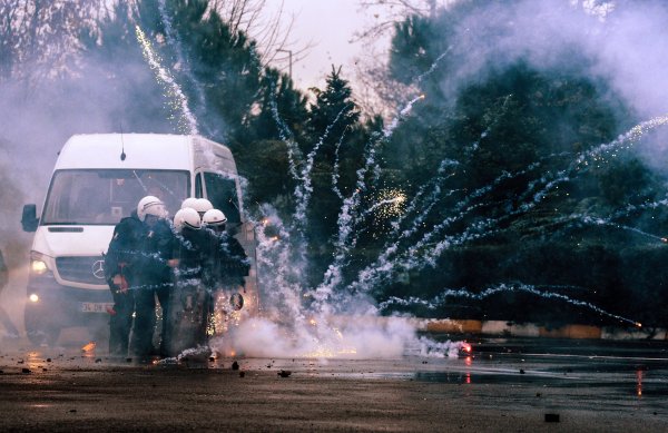 i Çevik kuvvete, protestoculara müdahale eğitimi