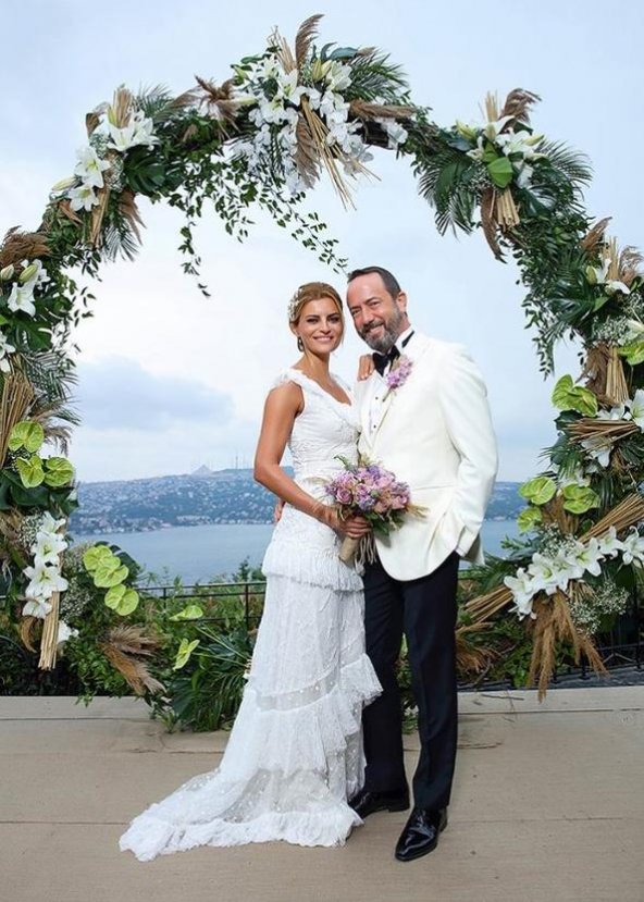 Ece Vahapoğlu hamile