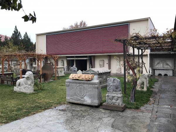 İnşaat kazısında Danyal Peygamber kabartması bulundu