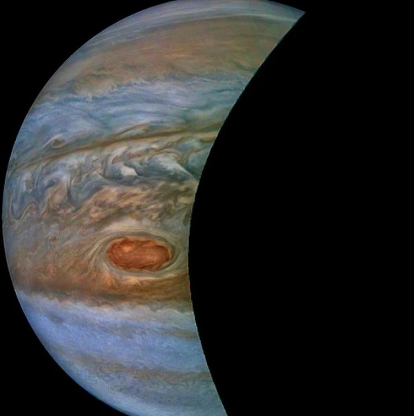 NASA, Jüpiter'deki fırtınaları görüntüledi