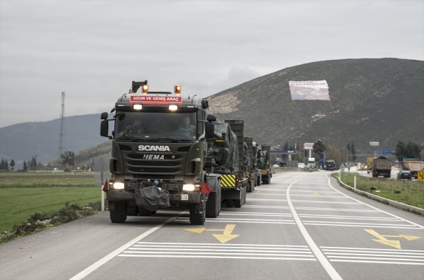 a Mehmetçik'ten mesajlı dağ manzarası