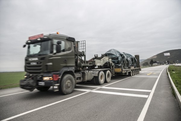 a Mehmetçik'ten mesajlı dağ manzarası