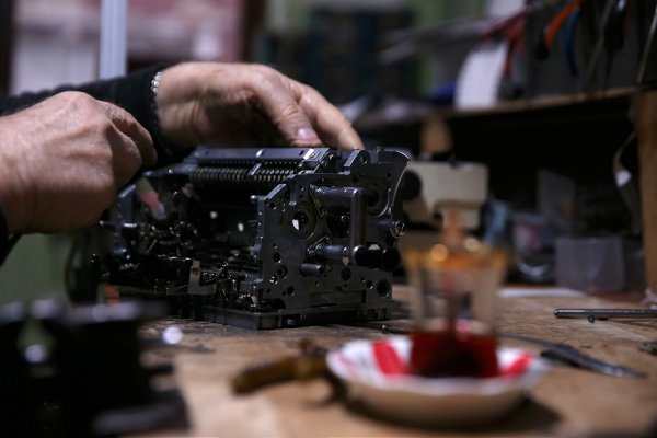 a Zamana direnen daktilo ustası