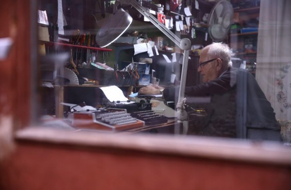 a Zamana direnen daktilo ustası