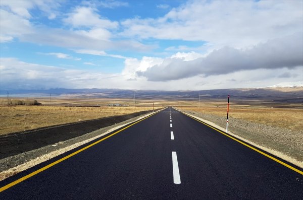 a Van'a 64 milyon liralık yol yapıldı