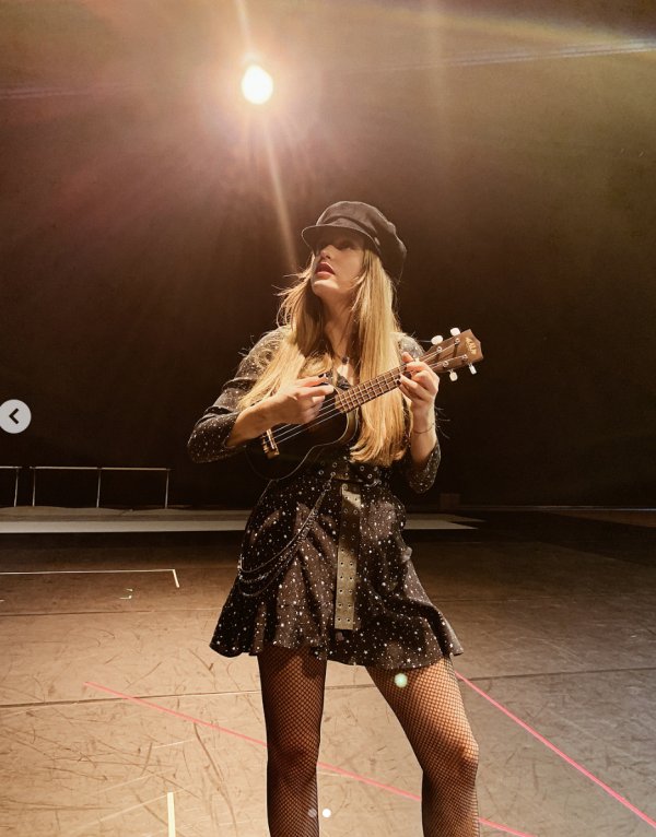 Serenay Sarıkaya'nın Alice heyecanı