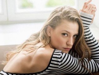 Serenay Sarıkaya hastanelik oldu