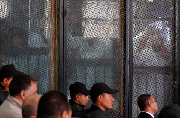 Mursi davasının tanığı Mübarek mahkemeye geldi