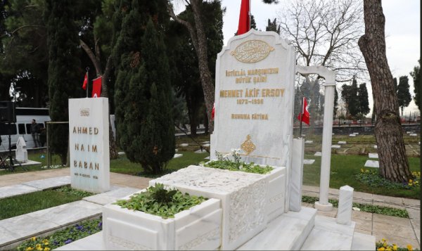 İstiklal Marşı'mızın şairi Mehmet Akif Ersoy anıldı