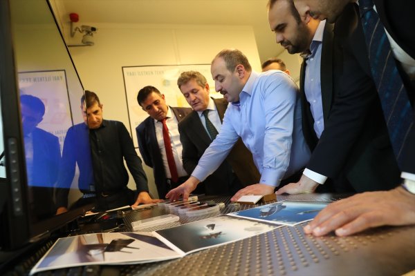 a Bakan Mustafa Varank bilgi güvenliğinin mutfağında