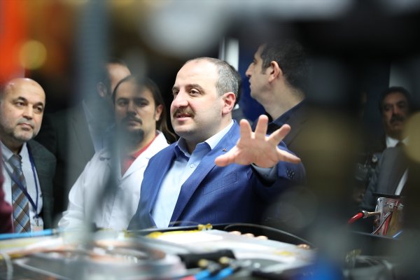 a Bakan Mustafa Varank bilgi güvenliğinin mutfağında