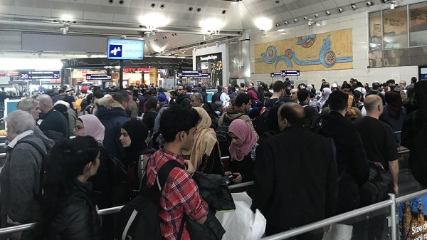 a Atatürk Havalimanı'nda yılbaşı yoğunluğu