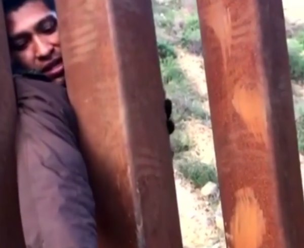 Trump: Meksika sınırını tümüyle kapatırım