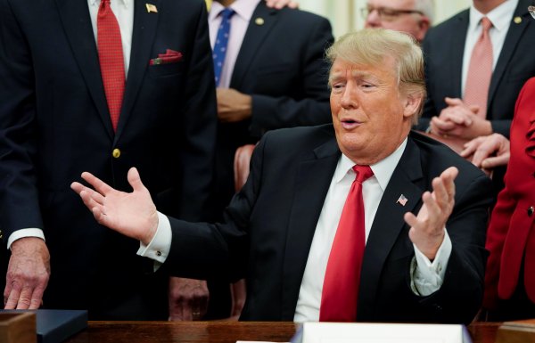 Trump: Meksika sınırını tümüyle kapatırım