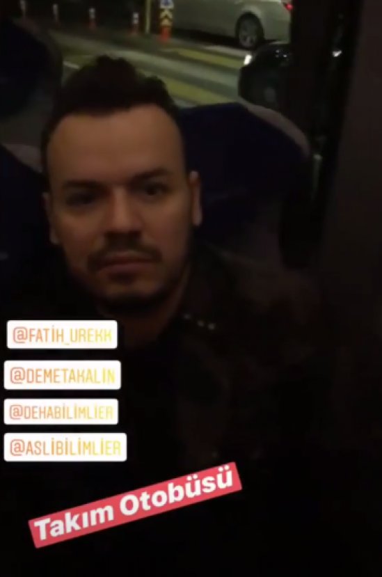 Demet Akalın'dan erken yılbaşı kutlaması