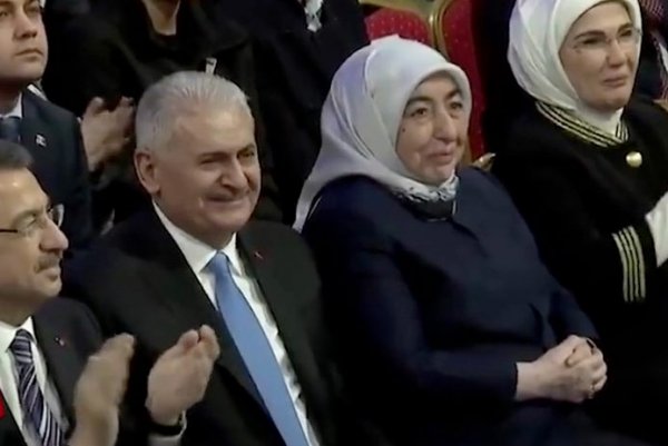 Binali Yıldırım adaylığı açıklanınca duygulandı