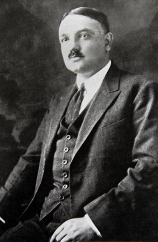 Ünlü yazarların takma isimleri Ünlü yazarların takma isimleri