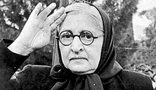 Ünlü yazarların takma isimleri Ünlü yazarların takma isimleri