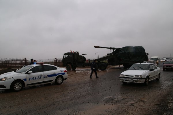 Suriye sınırında askeri hareketlilik