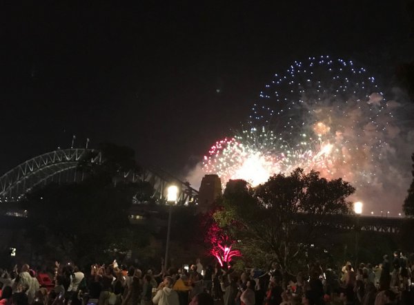 Sidney'de yılbaşı kutlamaları başladı