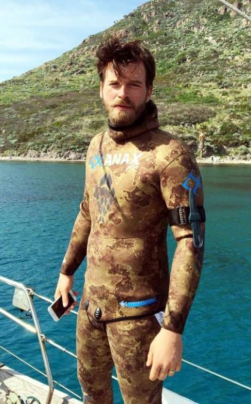 Kıvanç Tatlıtuğ balık tutmaya çıktı