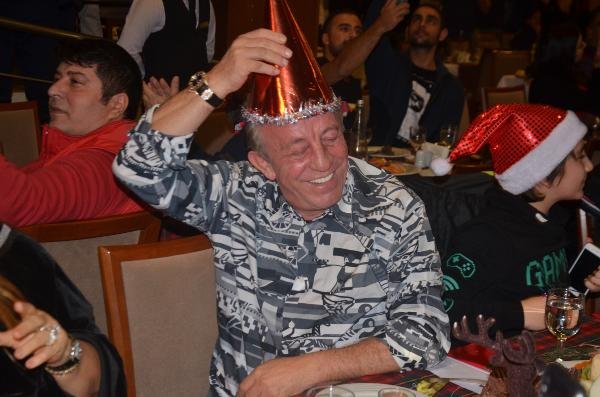 Ali Ağaoğlu yeni yıla nikahlı ilk eşiyle girdi